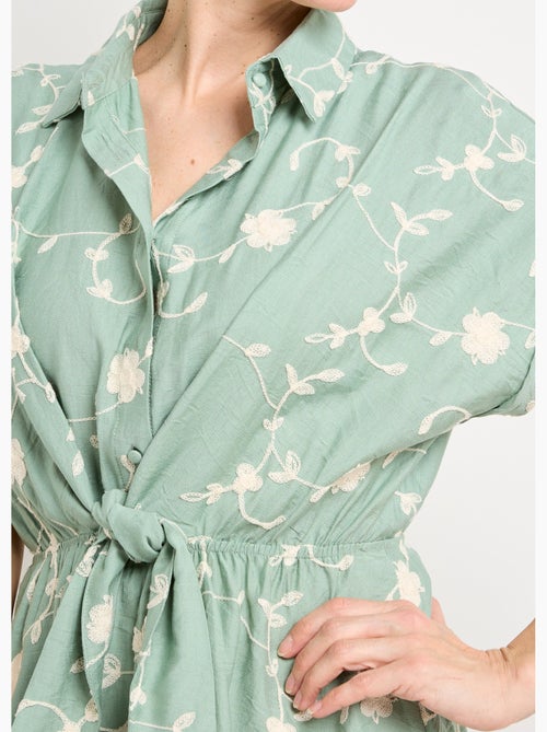 Robe courte taille nouée, fleurs brodées - AFIBEL - Kiabi