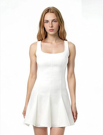 Robe courte trapèze à col carré