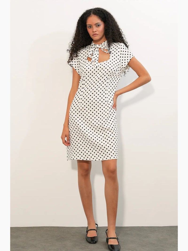 Robe courte trapèze à pois avec nœud bdart Blanc cassé - Kiabi