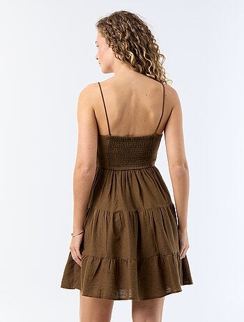 Robe courte unie avec fines bretelles