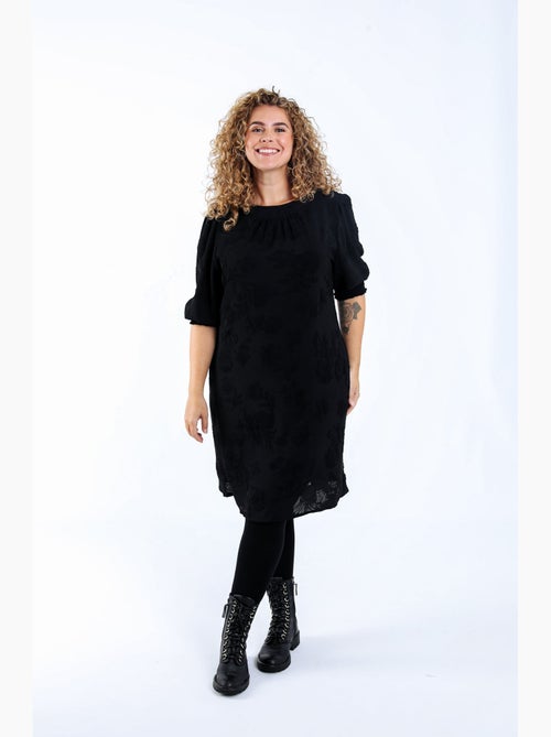 Robe courte unie avec motif en relief PAPRIKA - Kiabi