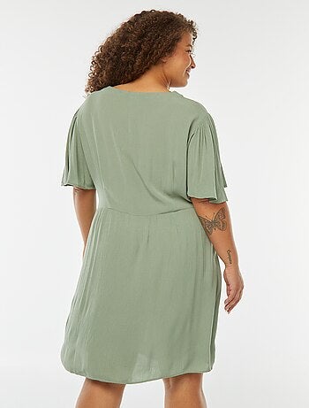 Robe courtes avec manches papillon