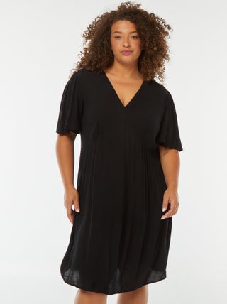 Robe courtes avec manches papillon