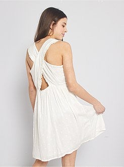 Robe crêpe à plumetis - Kiabi