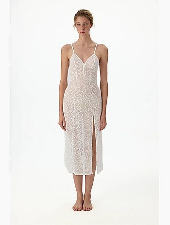 Robe de chambre bridal délicate en dentelle à manches longues froissée penti