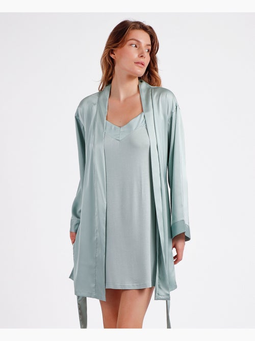 Robe de chambre en satin à manches longues et bandes pour femme ADMAS CLASSIC - Kiabi Robe de chambre en satin à manches longues et bandes pour femme ADMAS CLASSIC - Kiabi