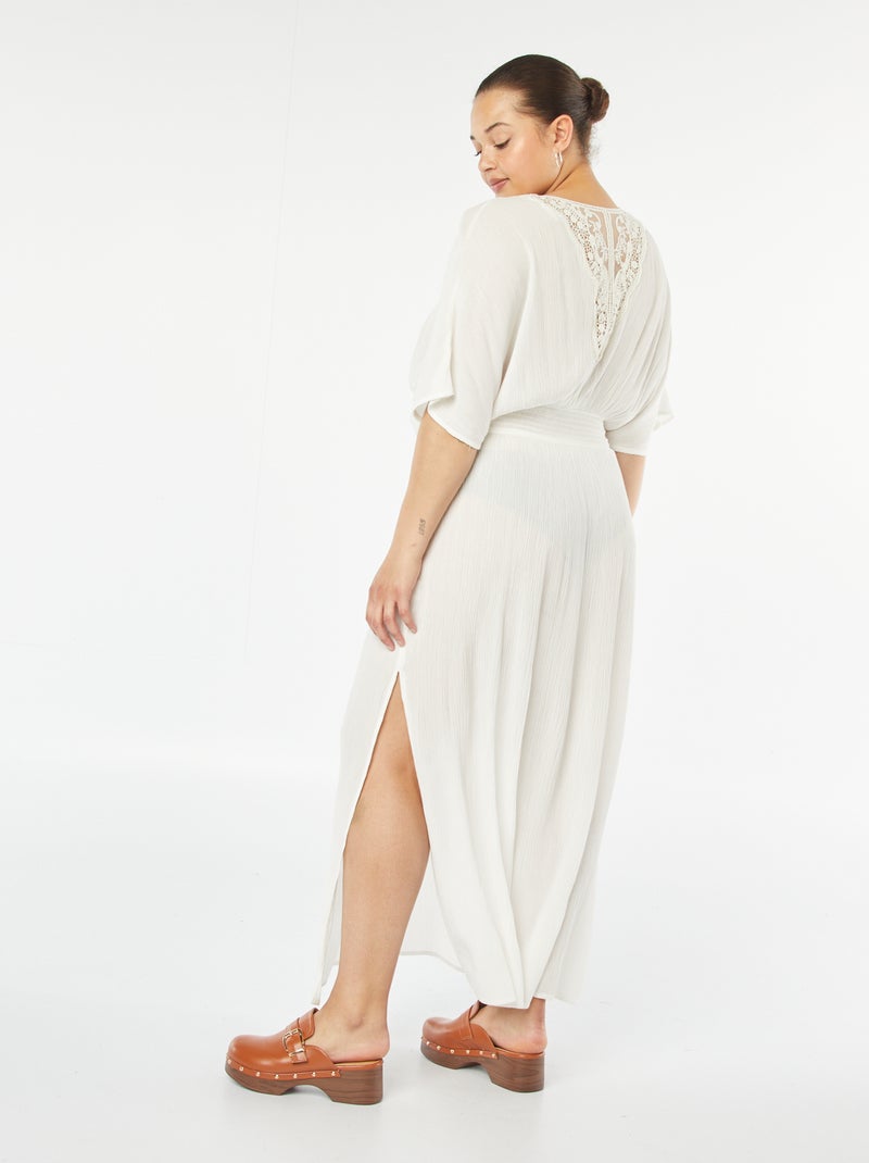 Robe de plage longue en maille crêpe avec détails macramé Blanc - Kiabi