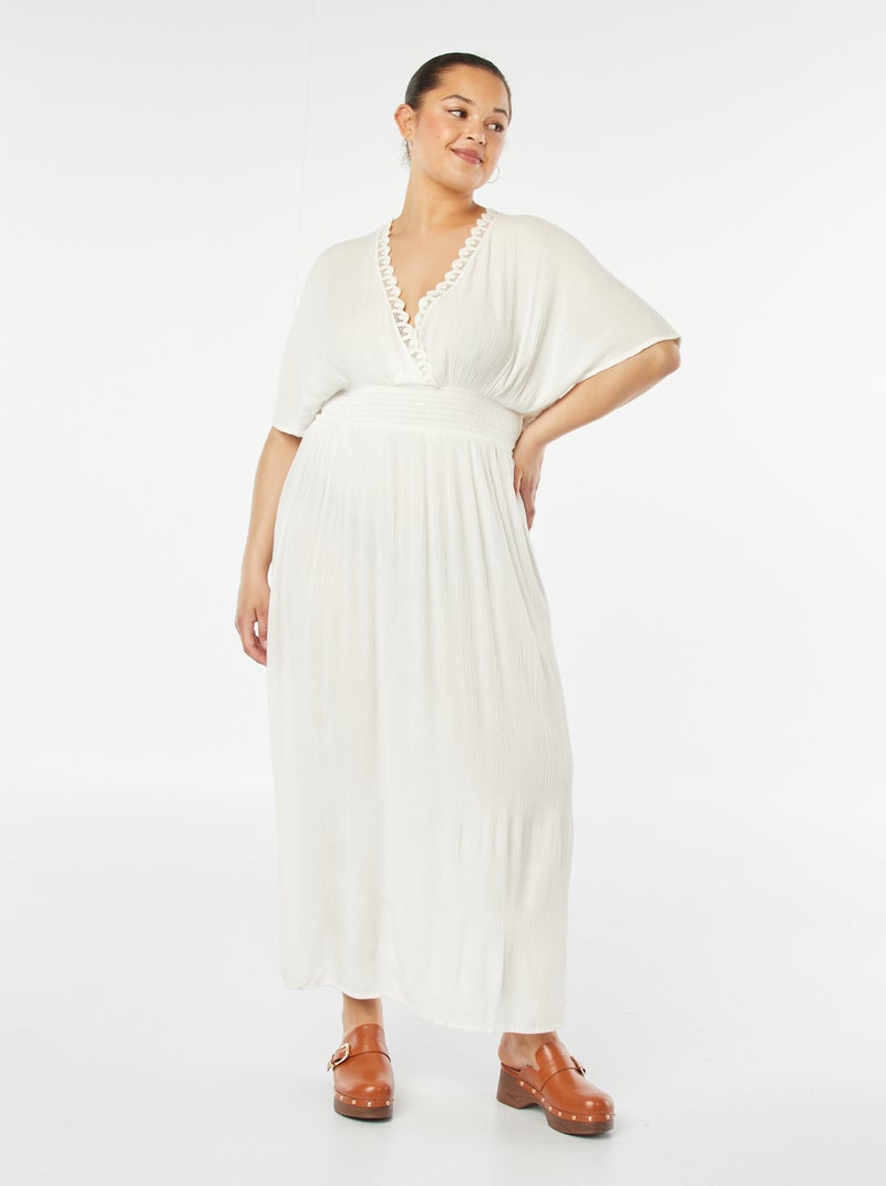 Robe de plage longue en maille crêpe avec détails macramé Blanc - Kiabi