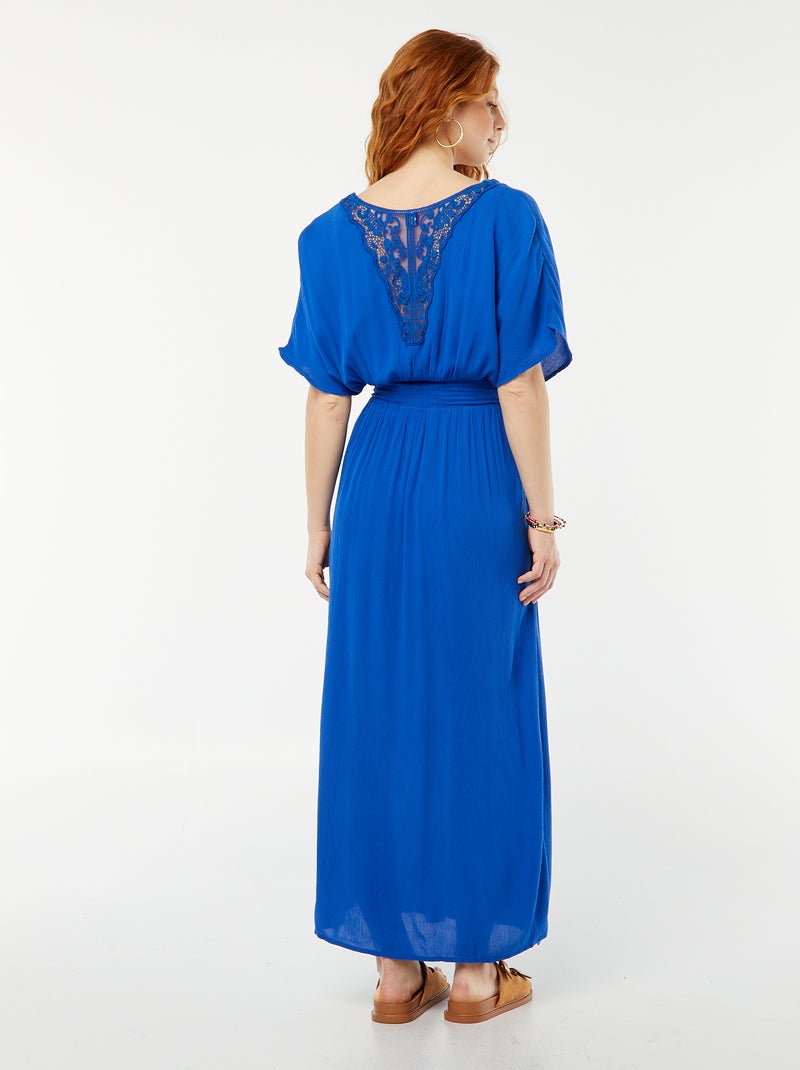 Robe de plage longue en maille crêpe avec détails macramé Bleu - Kiabi