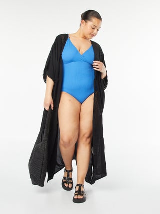 Robe de plage longue ouverte avec bords en macramé