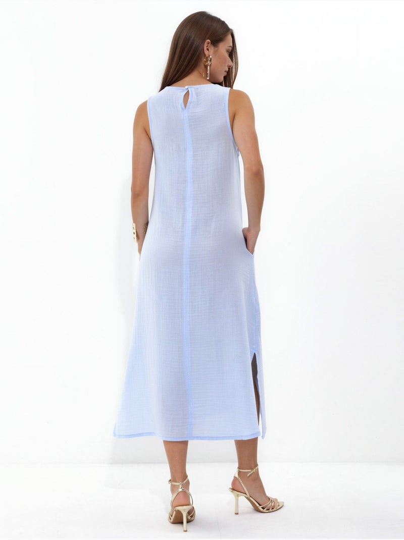 Robe de plage mi-longue en coton texturé avec fente Bleu clair - Kiabi