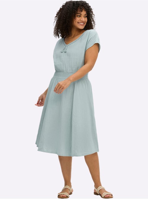 Robe D'été Encolure En V Affinante - Taille Standard - Sheego - Kiabi Robe D'été Encolure En V Affinante - Taille Standard - Sheego - Kiabi