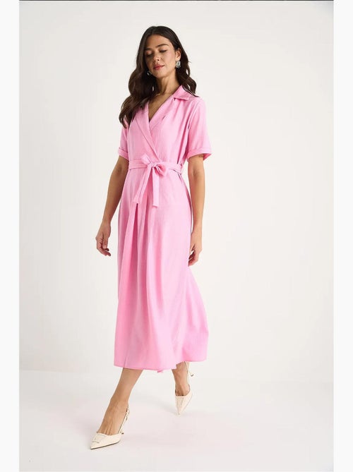 Robe d'été portefeuille à col en v et manches courtes avec ceinture lucci - Kiabi Robe d'été portefeuille à col en v et manches courtes avec ceinture lucci - Kiabi