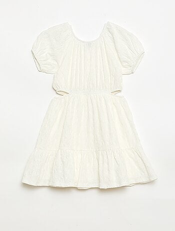 Robe en broderie anglaise