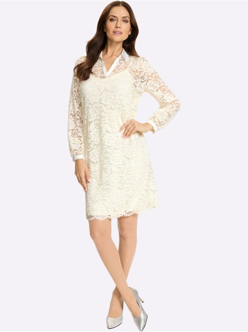 Robe en dentelle dentelle florale légèrement transparente - taille standard - helline - Kiabi Robe en dentelle dentelle florale légèrement transparente - taille standard - helline - Kiabi