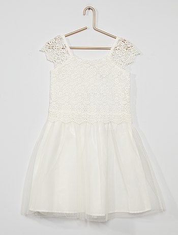 Robe en dentelle et tulle