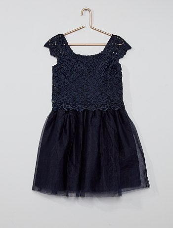 Robe en dentelle et tulle