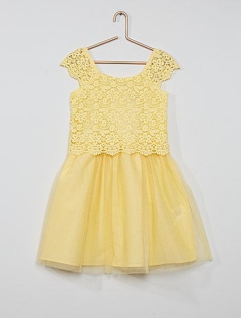 Robe en dentelle et tulle