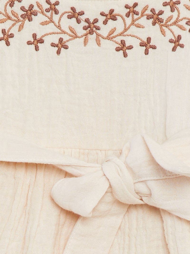 Robe en gaze de coton et broderies avec ceinture Blanc - Kiabi