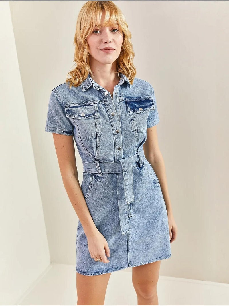Robe en jean à boutons-pression et ceinture bianco lucci Bleu clair - Kiabi
