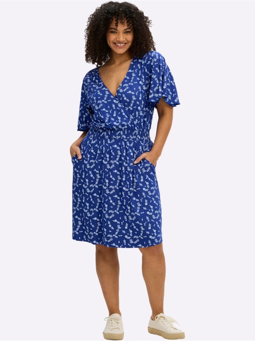 Robe En Jersey Encolure En V Affinante - Taille Standard - Sheego - Kiabi Robe En Jersey Encolure En V Affinante - Taille Standard - Sheego - Kiabi