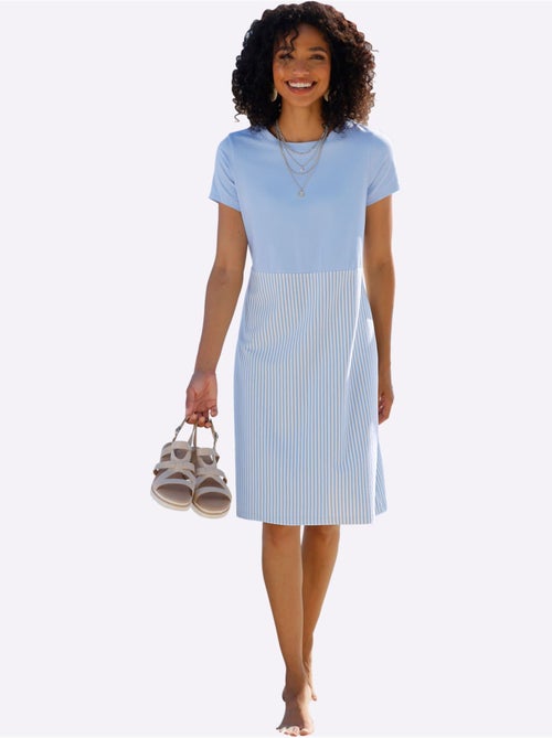 Robe En Jersey Motif à Rayures Mode - Taille Standard - Helline - Kiabi Robe En Jersey Motif à Rayures Mode - Taille Standard - Helline - Kiabi