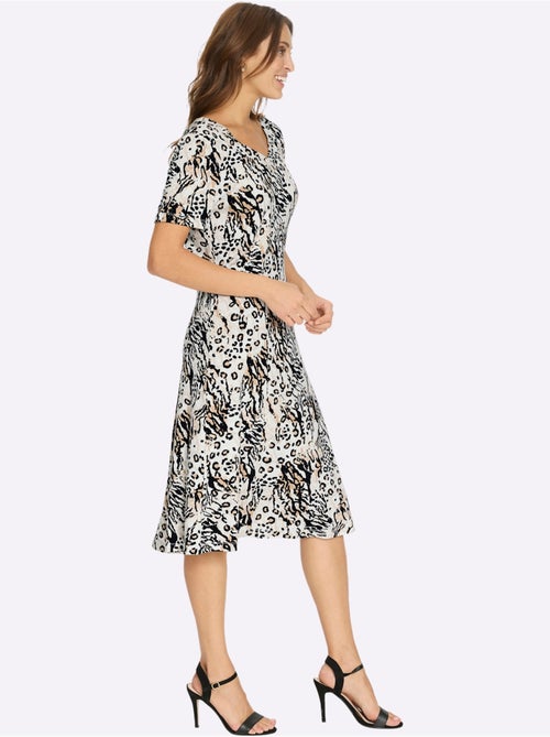Robe En Jersey Motif Animal Tendance - Taille Standard - Witt - Kiabi Robe En Jersey Motif Animal Tendance - Taille Standard - Witt - Kiabi