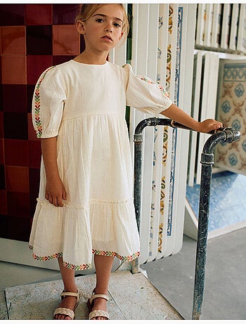 Robe en lin à manches ballon et broderie