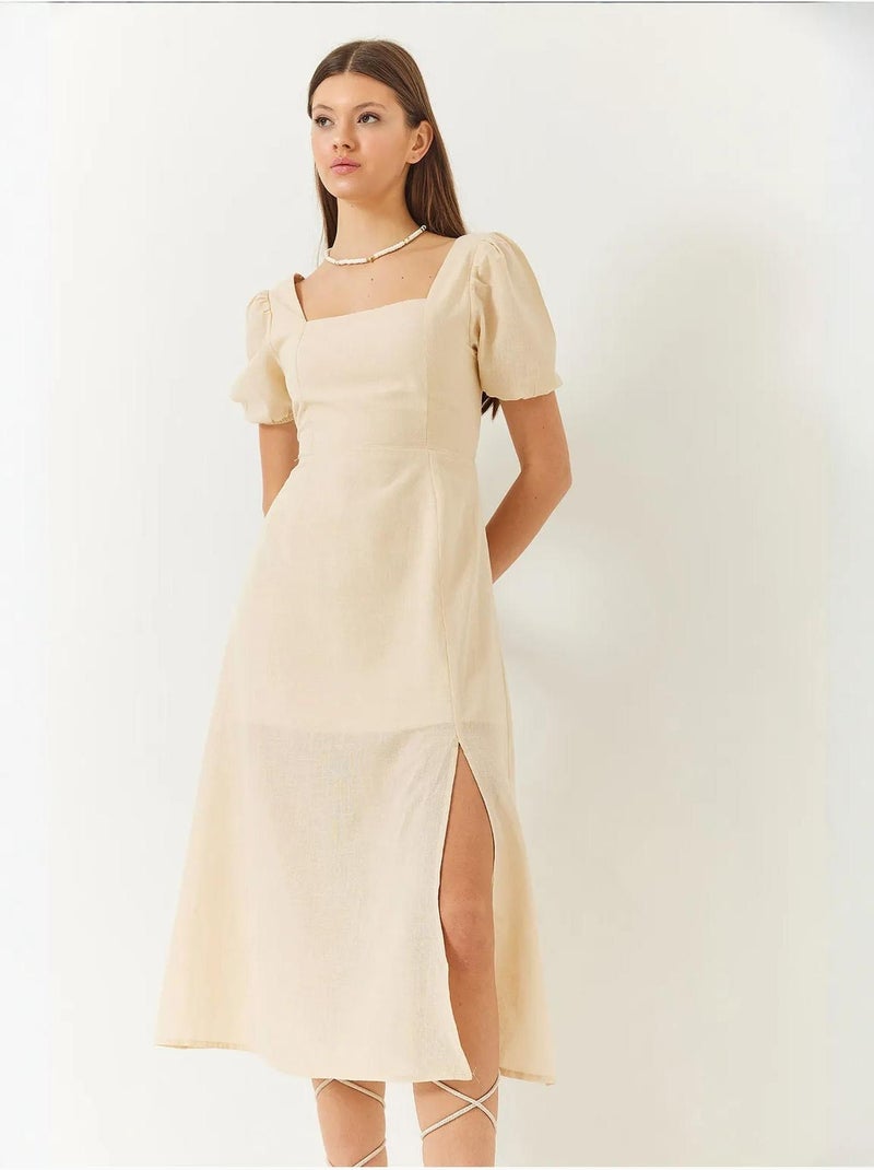 Robe en lin à manches bouffantes, col carré et fente dans le dos de bianco lucci Beige argile - Kiabi