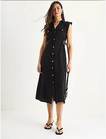 Robe en lin bianco avec boutons dorés et détails à la taille lucci