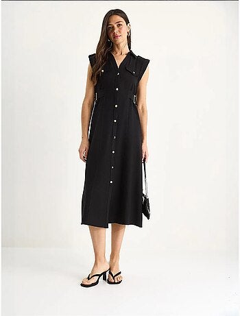 Robe en lin bianco avec boutons dorés et détails à la taille lucci
