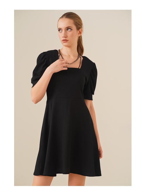 Robe en Maille à encolure Carré - Kiabi