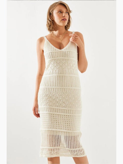Robe en maille ajourée doublée à fines bretelles lucci - Kiabi Robe en maille ajourée doublée à fines bretelles lucci - Kiabi