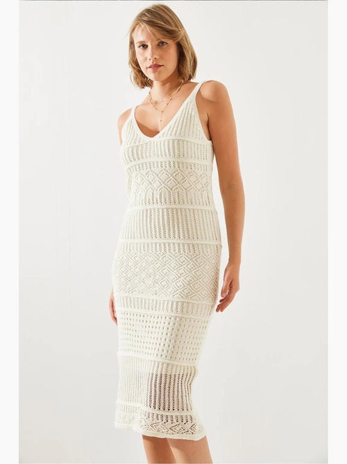 Robe en maille ajourée doublée à fines bretelles lucci - Kiabi Robe en maille ajourée doublée à fines bretelles lucci - Kiabi