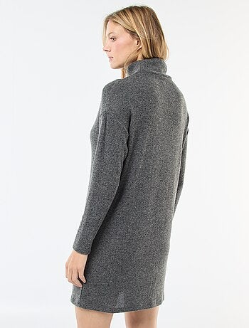 Robe en maille avec col montant