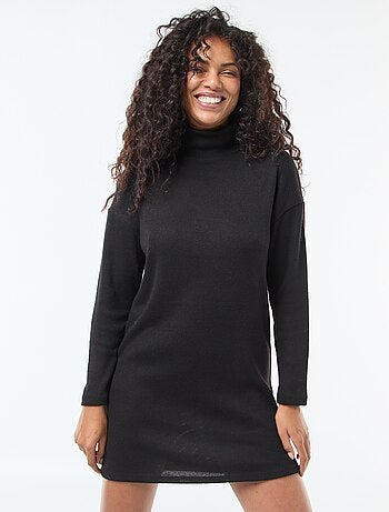 Robe en maille avec col montant