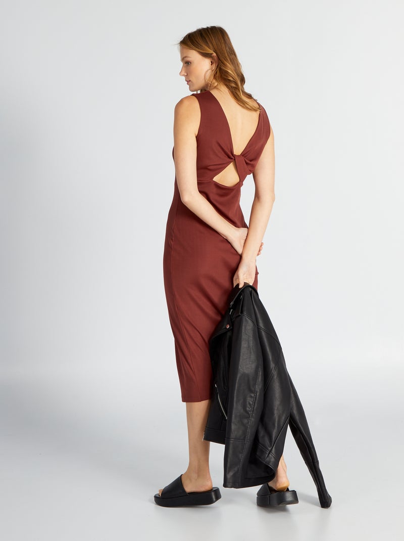 Robe en maille côtelée avec décolleté dos Marron rouge - Kiabi