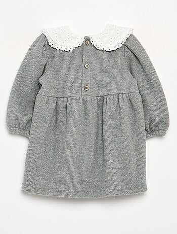 Robe en maille et à manches longues