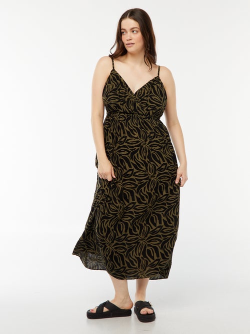 Robe en matière crêpée avec fines bretelles - Kiabi