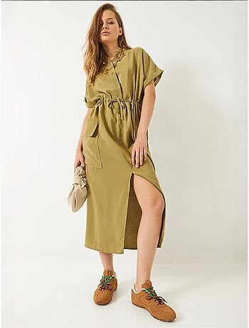 Robe en modal avec ceinture et poche fendue sur le devant de bianco lucci