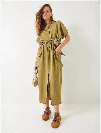 Robe en modal avec ceinture et poche fendue sur le devant de bianco lucci