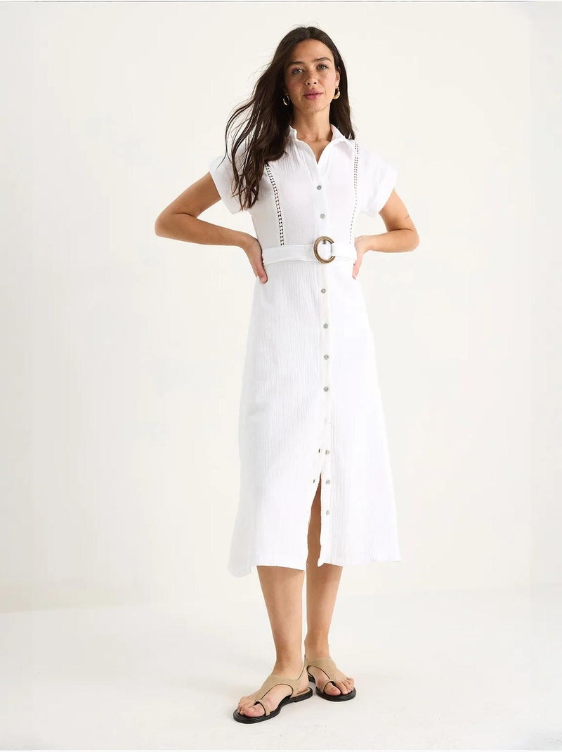 Robe en mousseline bianco avec détails en dentelle, fermeture à boutons, ceinture et doublure lucci Blanc - Kiabi