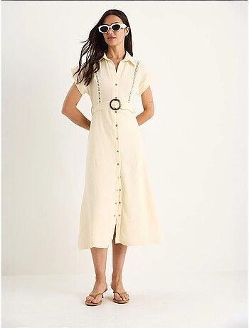 Robe en mousseline bianco lucci avec détails en dentelle, fermeture à boutons, ceinture et doublure