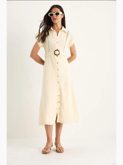 Robe en mousseline bianco avec détails en dentelle, fermeture à boutons, ceinture et doublure lucci - Kiabi Robe en mousseline bianco avec détails en dentelle, fermeture à boutons, ceinture et doublure lucci - Kiabi