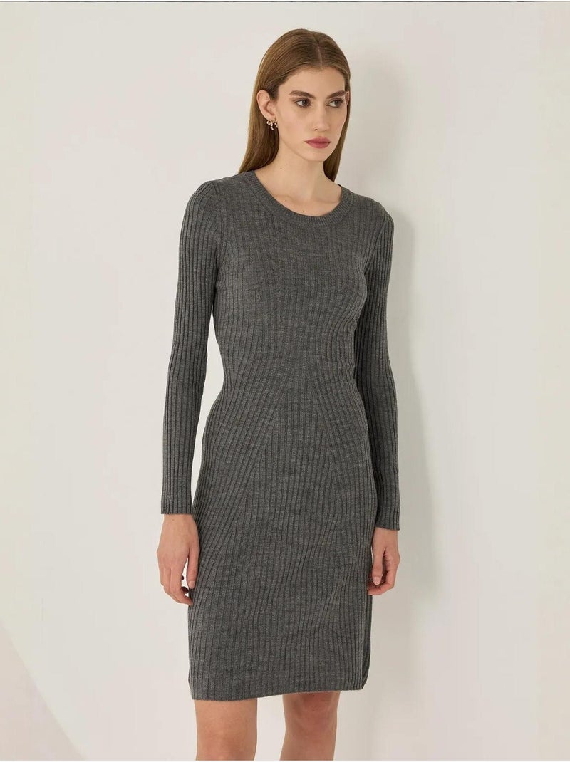 Robe en tricot à col rond Gris - Kiabi