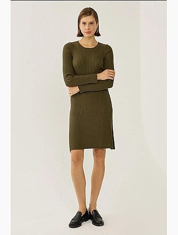 Robe en tricot à col rond