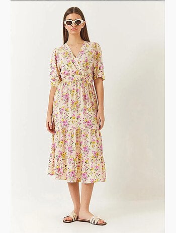 Robe en viscose à manches courtes et col cache-cœur à fleurs lucci
