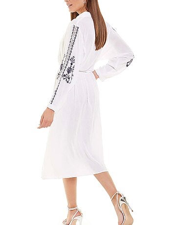 Robe estivale mi-longue manches longues blanc