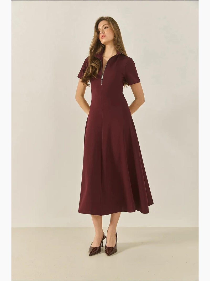 Robe évasée à manches courtes et taille ajustée avec fermeture éclair sur le devant de bianco lucci Rouge bordeaux - Kiabi