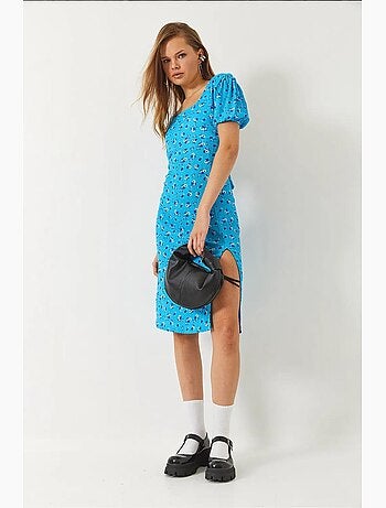 Robe fleurie à manches courtes et col carré avec fente dans le dos lucci
